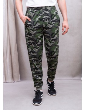 model nosi:  XL

wzrost: 195cm    talia:88   uda:102 waga: 85